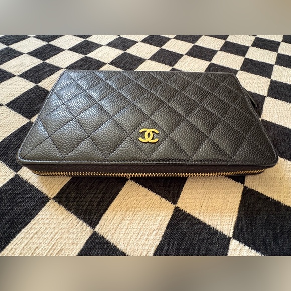 CHANEL Quilted Caviar Organizer Wallet - Picture 7 of 16